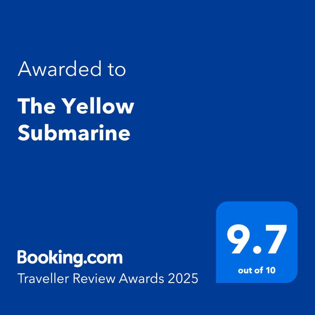 Homestay The Yellow Submarine